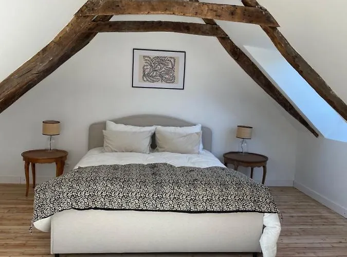 Maison, Calme Avec Cheminee.