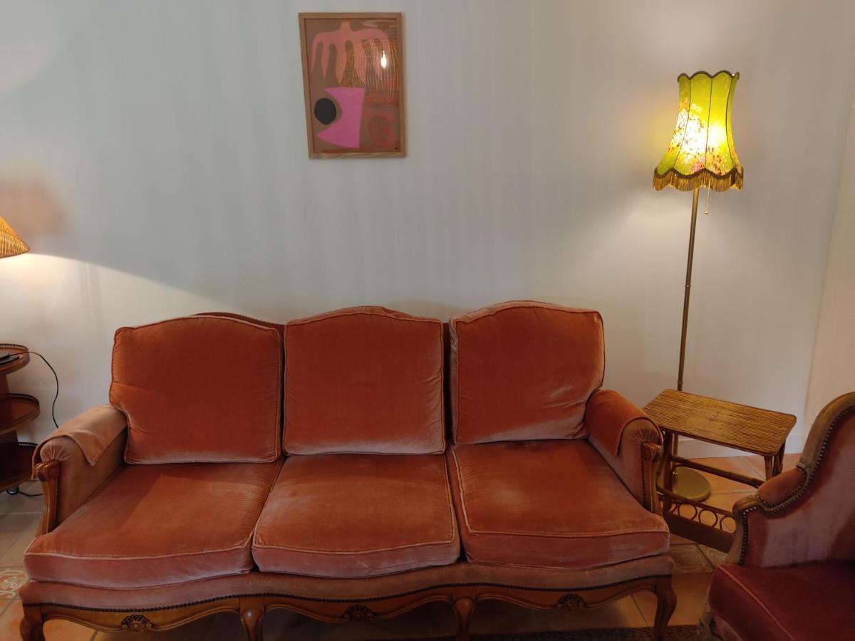 Maison, Calme Avec Cheminee.